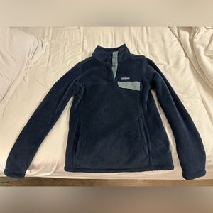 Women’s navy patagonia fleece pullover